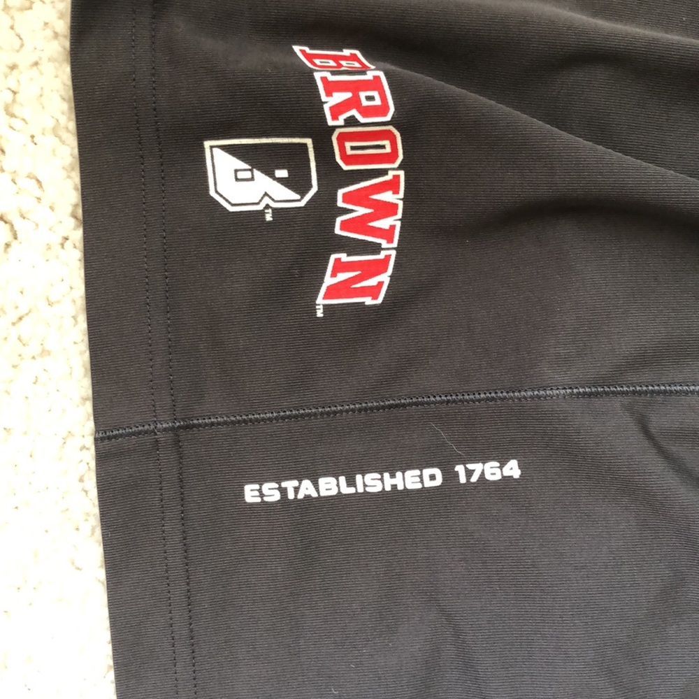 Brown University Men’s 2 XL Under Armour Shorts - Picture 4 of 16